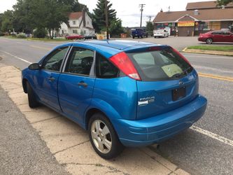 Clean 2007 Ford Focus !!5 speed Stick Shift!! 180k+ miles runs perfect cold A/c