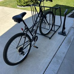 Women’s 17” TREK Mountain Track 800 with bike rack and pump