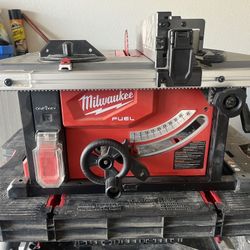 Milwaukee M18 Table Saw & Table 