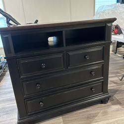 Dresser And Desk