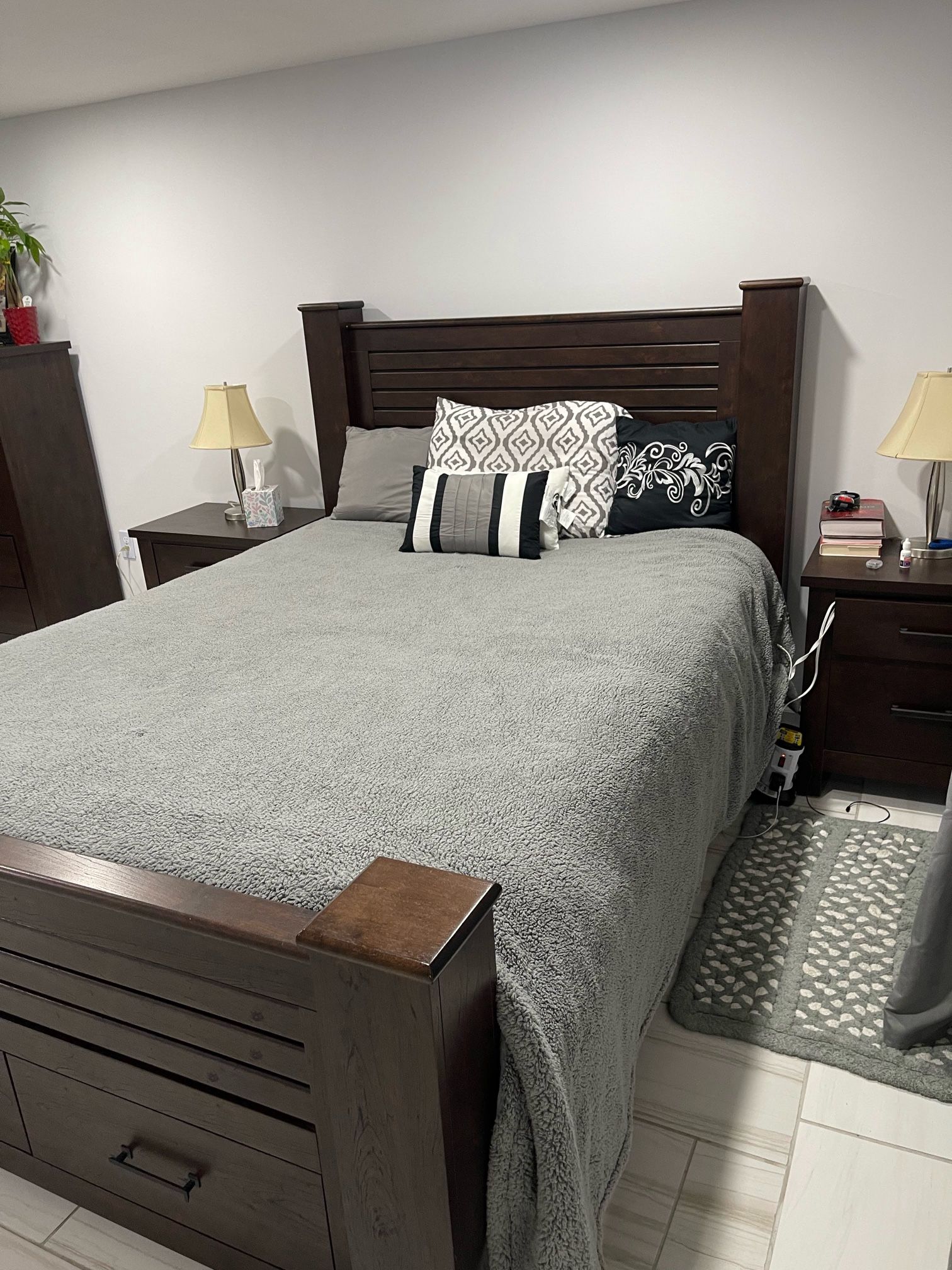 Vintage Queen Size Bedroom Set