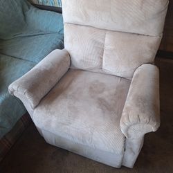 2 Recliner Lift Chairs