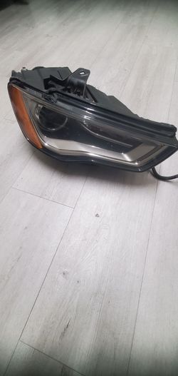 AUDI A3 PASSENGER HID HEADLIGHT 2015-2016