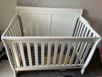 Baby crib dream on me
