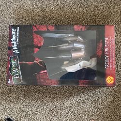 Nightmare on elm street- Freddy Krueger supreme edition replica metal glove