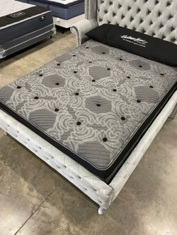 Brand New PillowTop Mattress set in Plastic