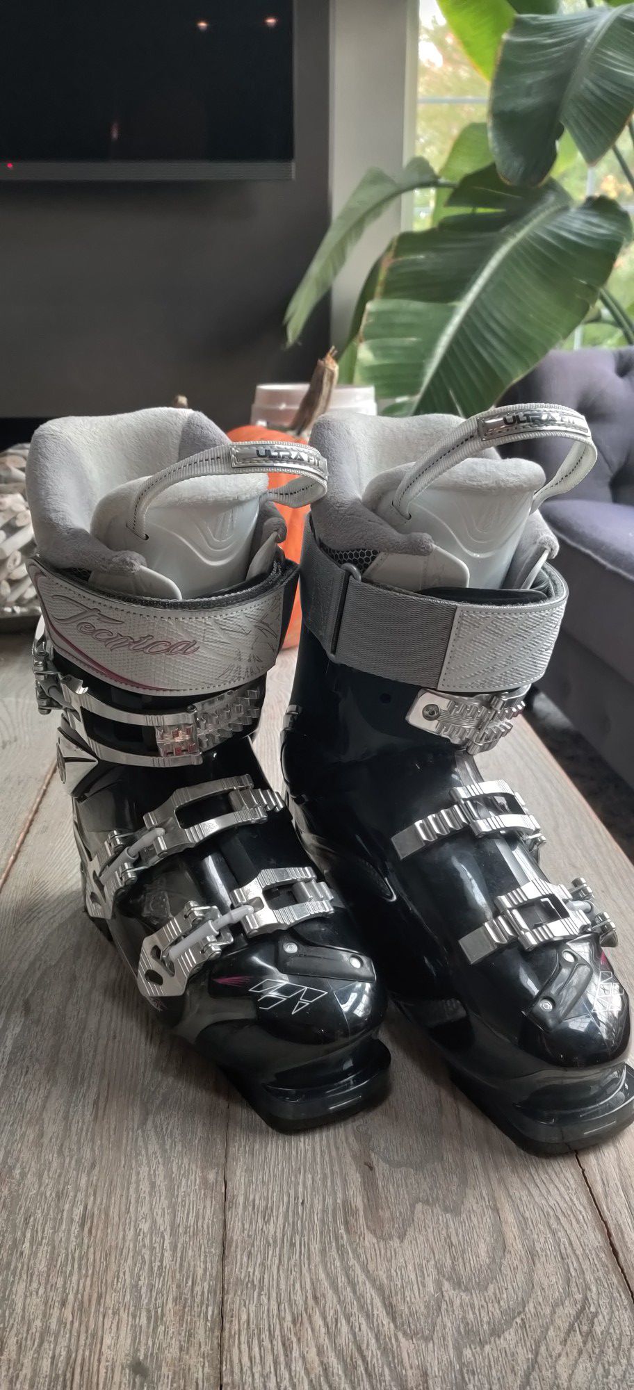 Technica 7 max lady ski boots 286mm/245