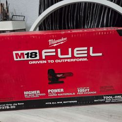 milwaukee m18 fuel barrel grip jig saw