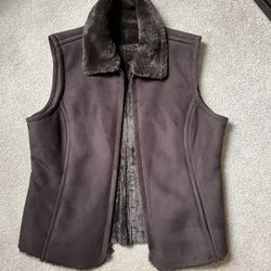 Brown Suede Vest With Faux Fur Collar