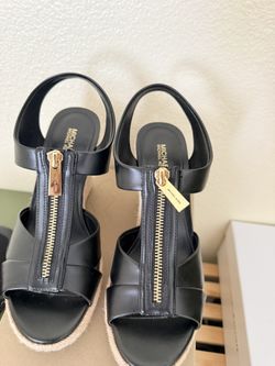 Zapatos MK Size 7 1/2