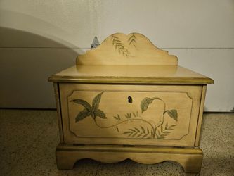 Entry table with retractable shoe/magazine holder