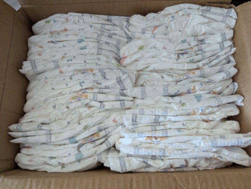25 New Diapers Little Huggies 1