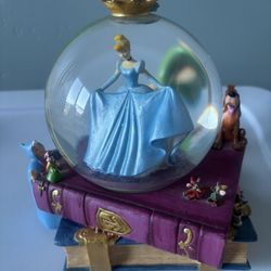 Cinderella Snow Globe