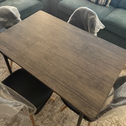 Dining table with 4 chairs 