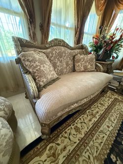 Elegant Carved Wood Luxury Loveseat – Designer Traditional Sofa – Excellent Condition