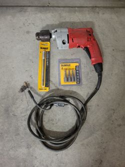 Milwaukee Electric Drill Set