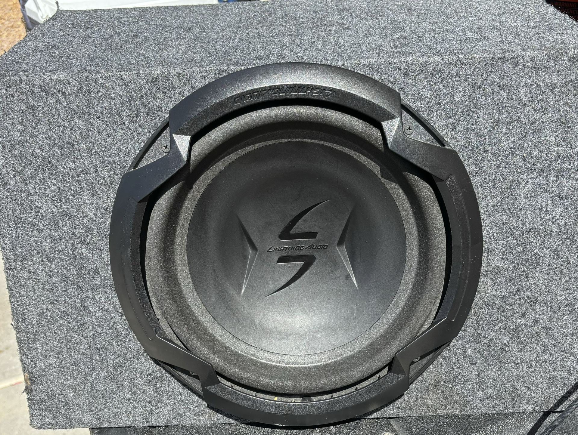 12” Lightning Audio Comp Sub In A Sealed Box 