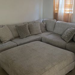 Sectional Couches 