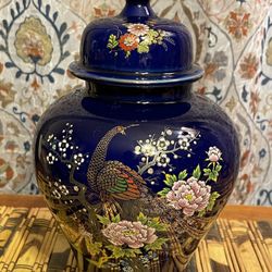 Vintage Japanese ginger jar.  Made in 1980’s