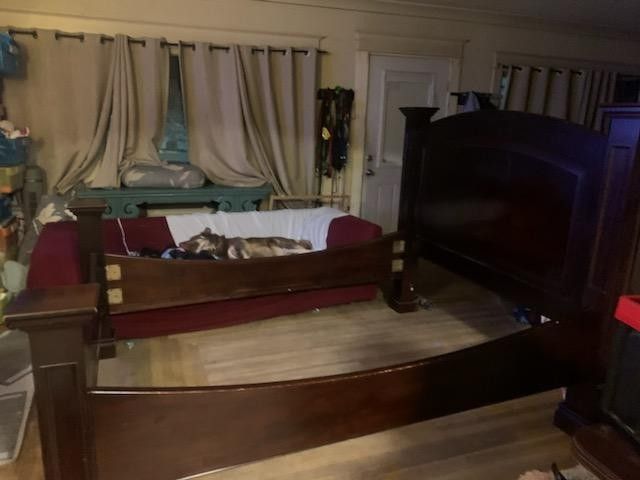 Queen Size 4 Post Bed Frame With Split Box Springs