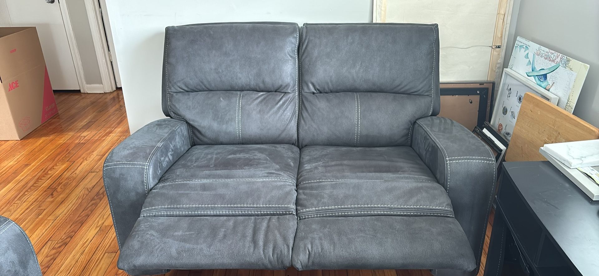 Loveseat For Sale, Like New! Ready For Pick Up