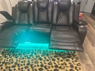 LED RECLINER COUCH FOR FREE PICK UP ONLY
