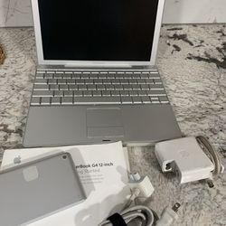 MacBook PowerBook With Extra Battery