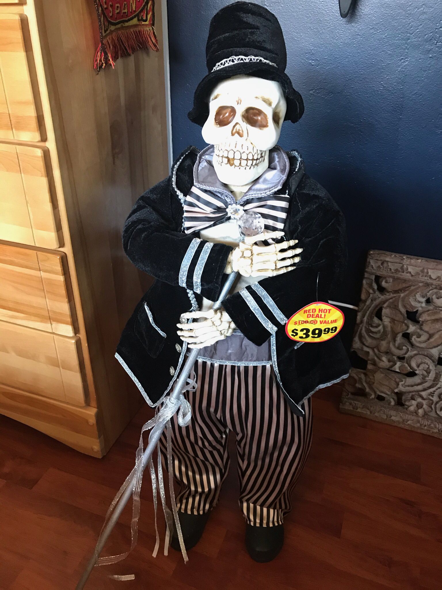 36” Tall Halloween Skeleton In Tuxedo - New With Tags 