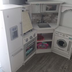 KidKraft Ultimate Corner Play Kitchen with Lights 