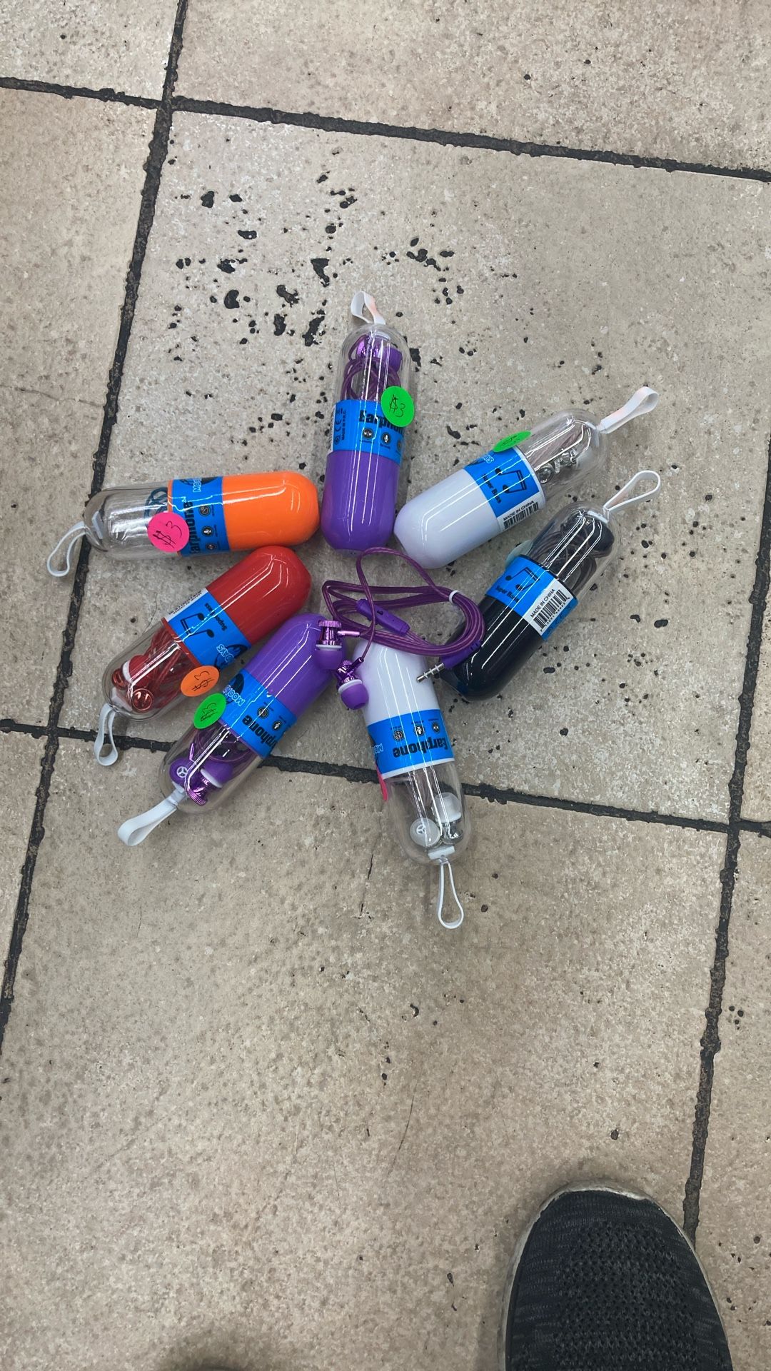 Earphone for three bucks only