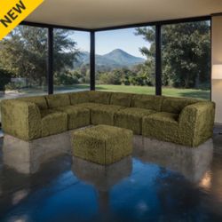 New Large Sectional Couch with Ottoman! Free Delivery 🚚!