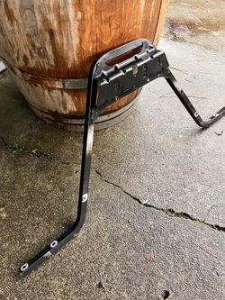 99-06 chevy/gmc radiator support center/hood latch