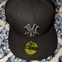 New Era black New York Yankees 59Fifty cap #yankees #mlb