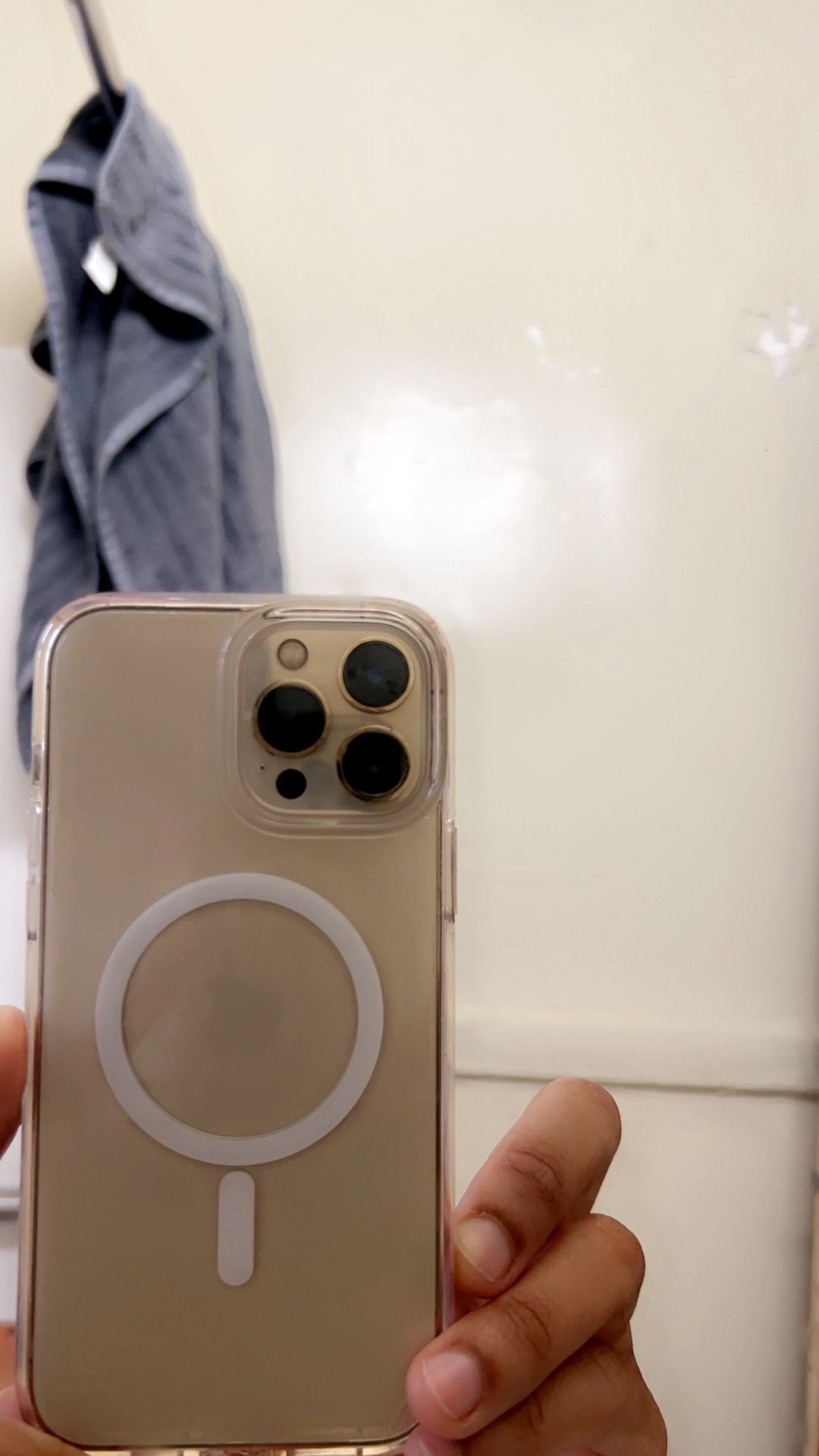 13 Pro max Gold UNLOCKED