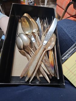 Batch Of Oneida Flatware