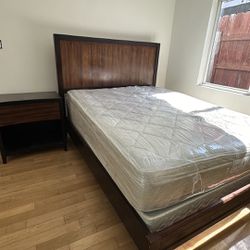 Bedroom Set (no Matress)  100