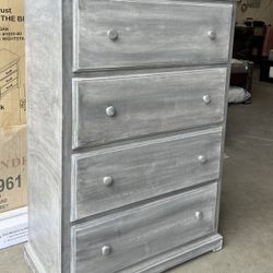 Gray Chest