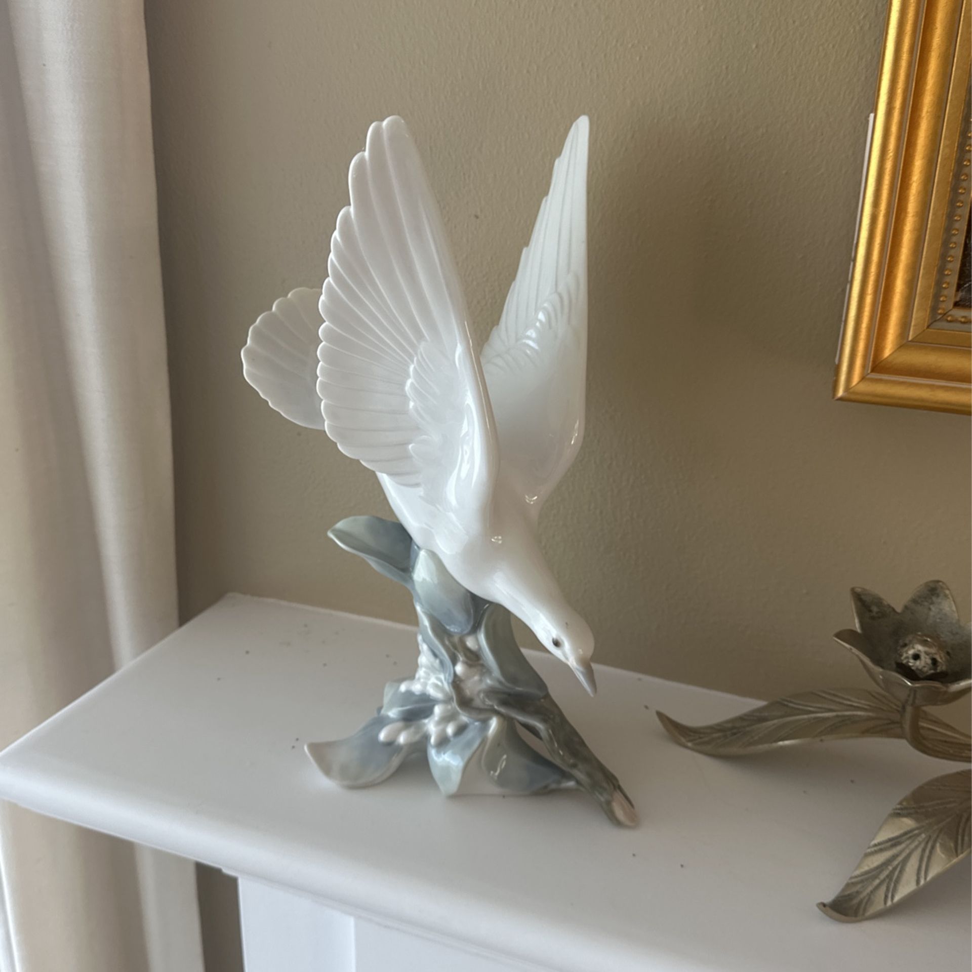 Lldro ceramic figurine