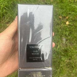 Tom Ford “Oud Wood” *BEST OFFER TAKES*