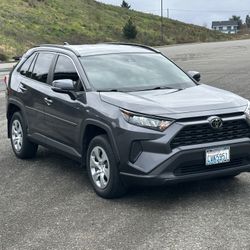 Toyota Rav 4 LE 2020 35,600 miles! 