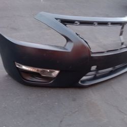 2013-2015 Nissan Altima Front Bumper With Fog Lights And Accessories. 