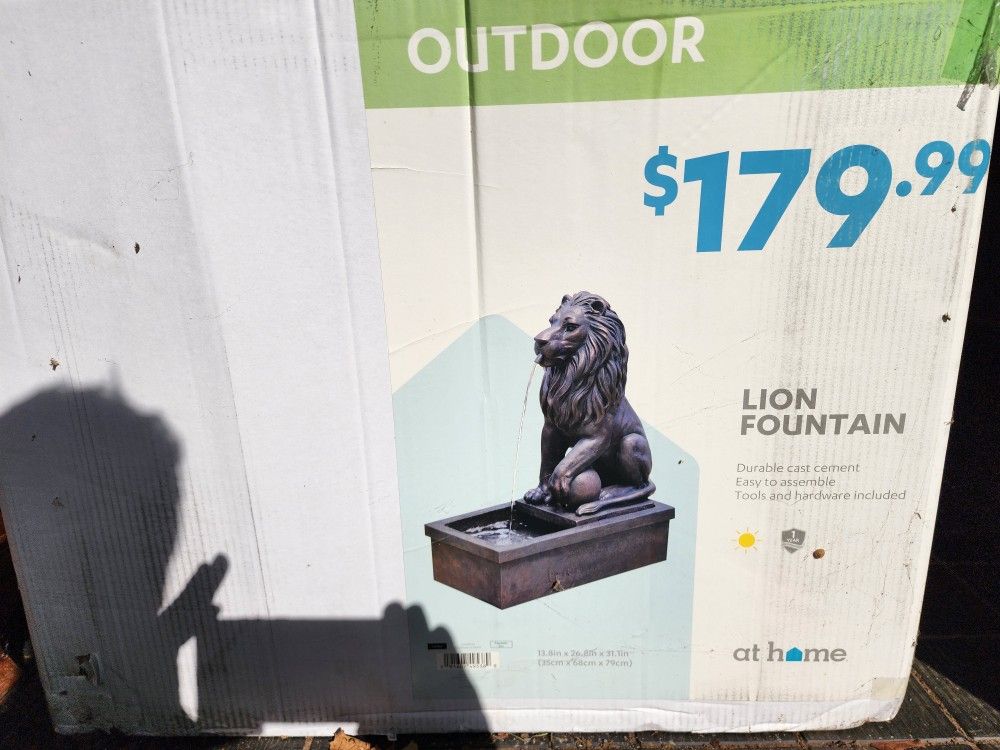 Brand New Large Lion Water Garden Fountain 31x27x14