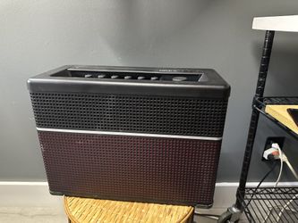 AMPLIFIER: ELECTRIC GUITAR: LINE 6