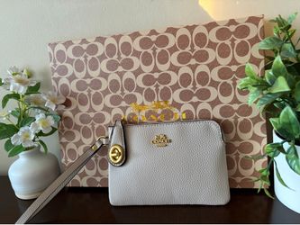 Wrist wallet
