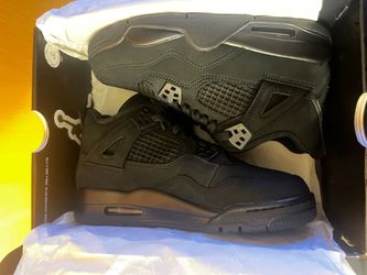 Jordan 4’s (GS) Black Cats size 5.0