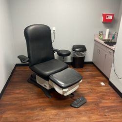 Midmark 647 Podiatry Chair 2 Available New Black Medical Grade Vinyl