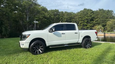 2020 Nissan Titan