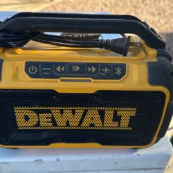DEWALT BLUETOOTH SPEAKER