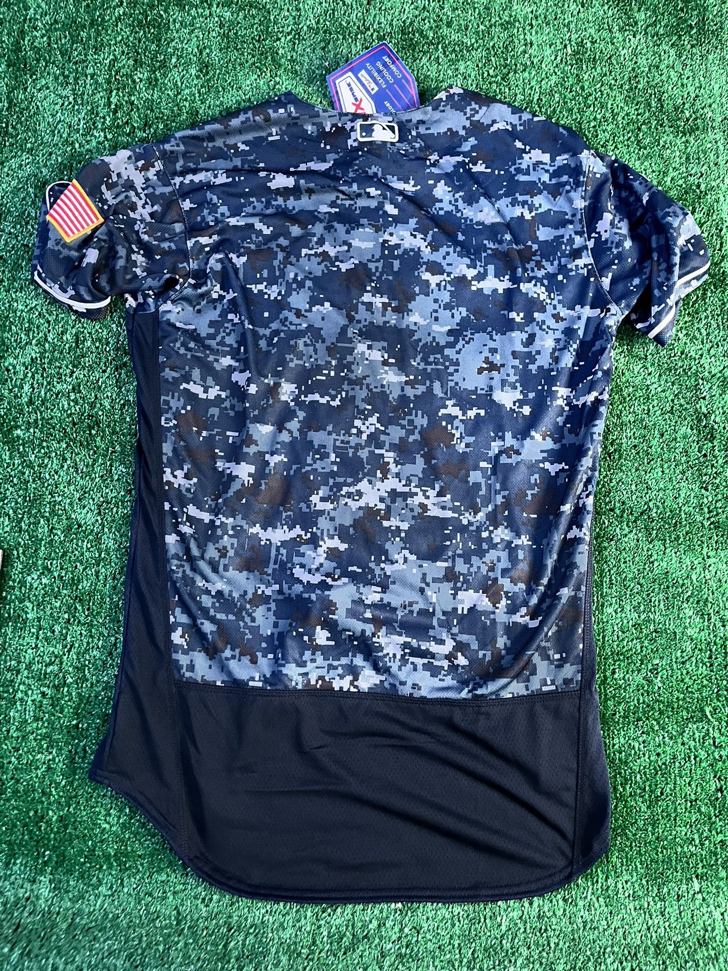 Maillot officiel de l'équipe San Diego Padres Majestic Camo Alternate pour homme