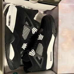 Jordan 4 white thunder